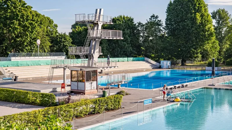 Das Freibad Oberwerth in Koblenz soll bis 2030 von Grund auf saniert werden.