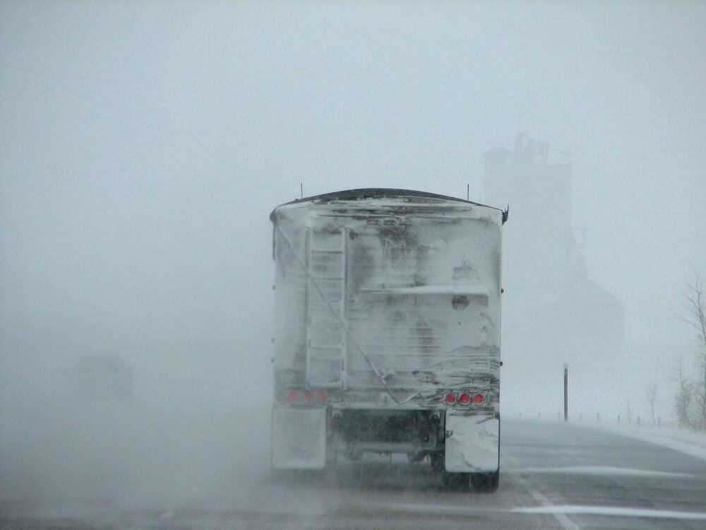 Der Wintereinbruch sorgte auf der A3 im Westerwald für einen LKW-Unfall. Die Fahrbahn in Richtung Frankfurt war stundenlang gesperrt. (Symbolbild) Der Wintereinbruch sorgte auf der A3 im Westerwald für einen LKW-Unfall. Die Fahrbahn in Richtung Frankfurt war stundenlang gesperrt. (Symbolbild)