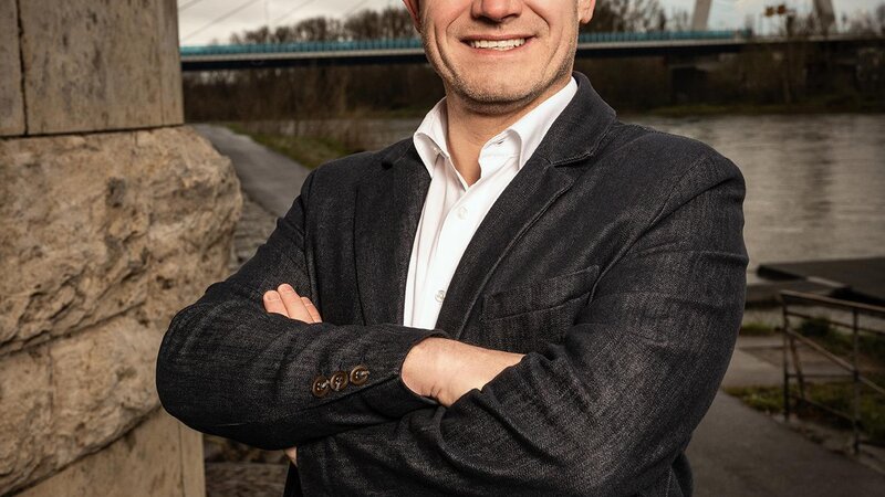 Jan Einig (CDU) bleibt Oberbürgermeister in Neuwied.