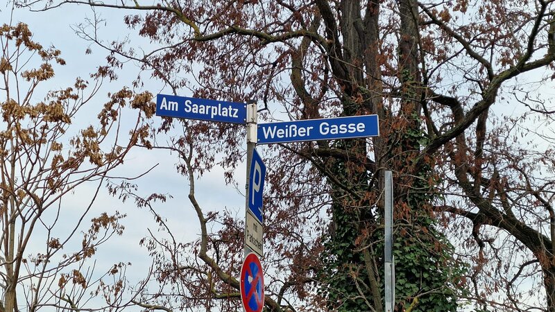 Ein Teil der Weißer Gasse in Koblenz wird zum Heinz-Kahn-Platz.