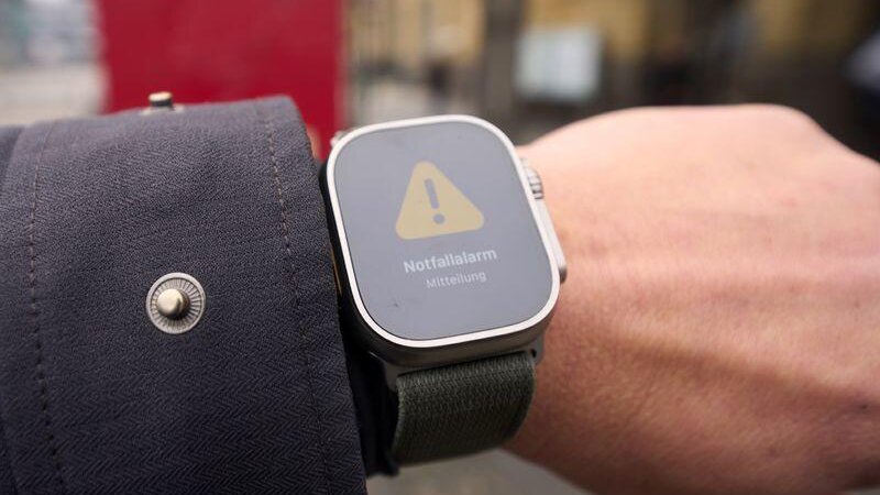 Probe eines Notfalls: Auch auf einer Smartwatch ploppte der Test auf.