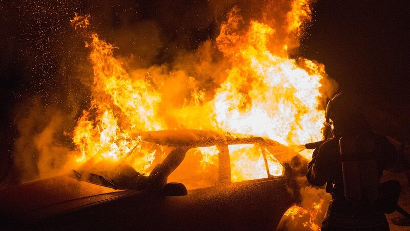 Brandstiftung an einem Auto in Boppard (Symbolbild)
