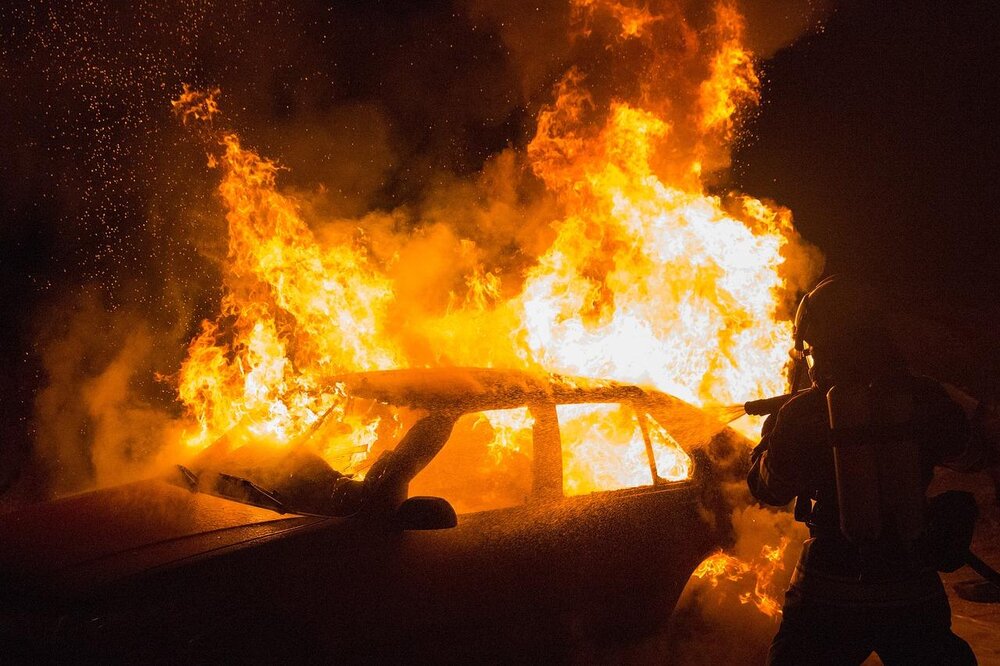 Brandstiftung an einem Auto in Boppard (Symbolbild)