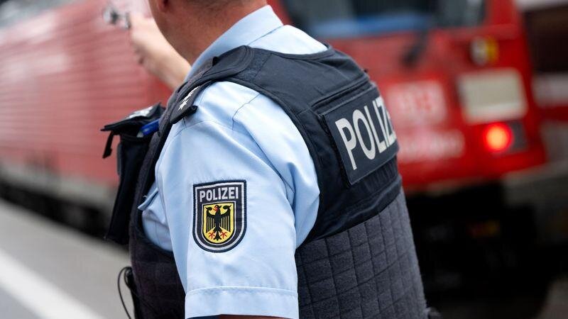 Die Bundespolizei bittet Zeugen um Hinweise zu der Tat vom 26. September. (Symbolbild)