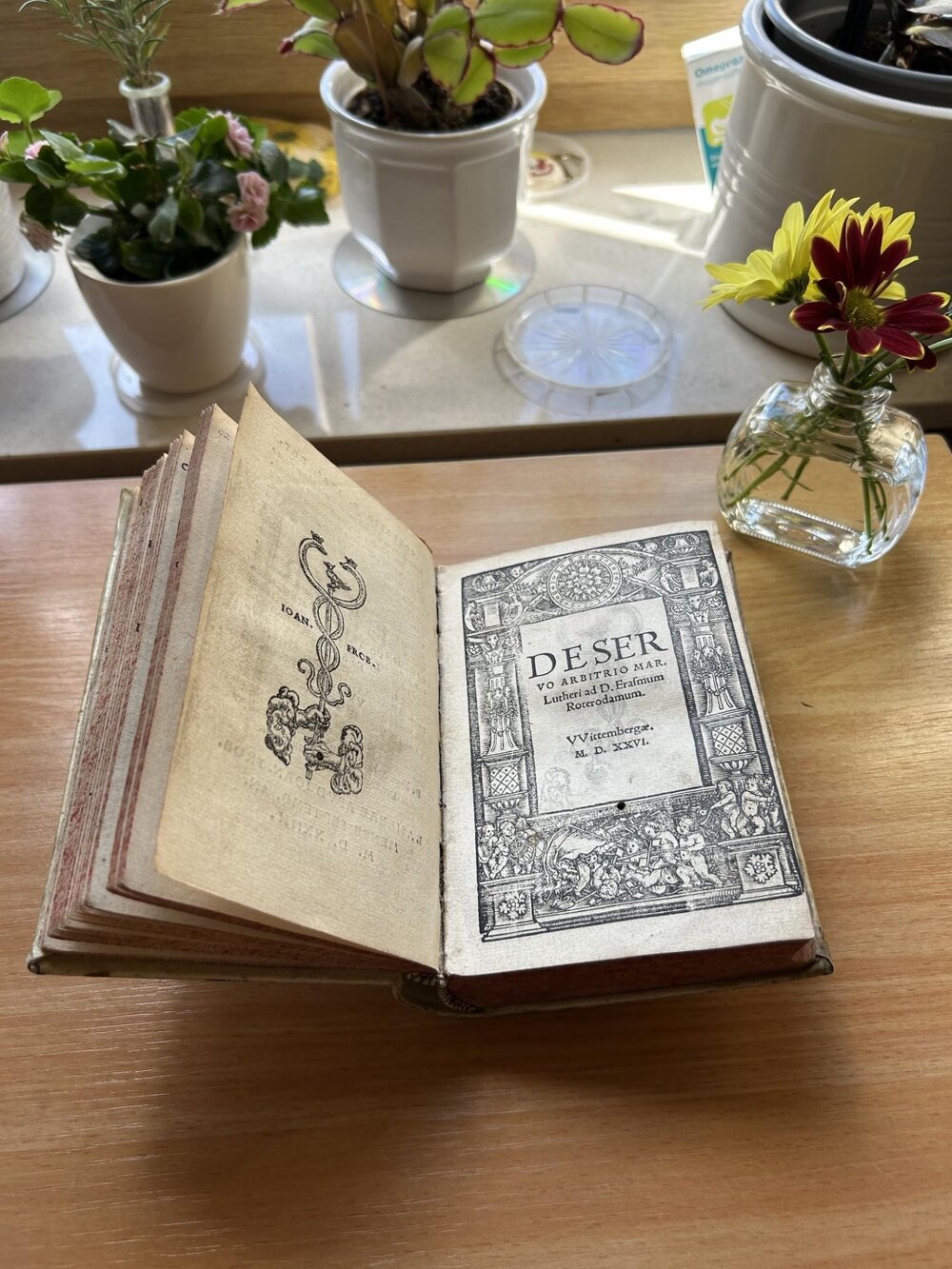 Manfred Diehl hat in Koblenz eine rund 500 Jahre alte Schrift Luthers gefunden Manfred Diehl hat in Koblenz eine rund 500 Jahre alte Schrift Luthers gefunden