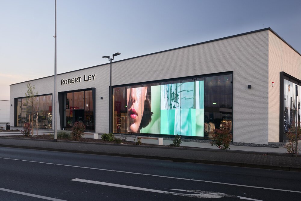 Außenansicht des Robert Ley-Store in Mülheim Kärlich Außenansicht des Robert Ley-Store in Mülheim Kärlich