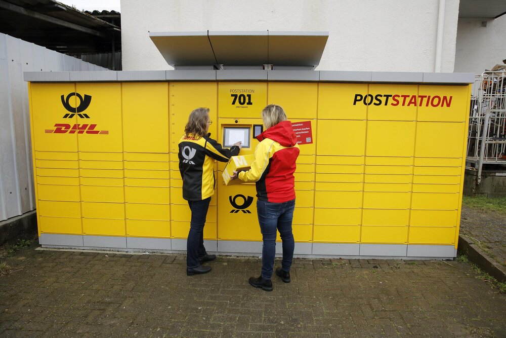 Eine Poststation der DHL Group. Eine Poststation der DHL Group.