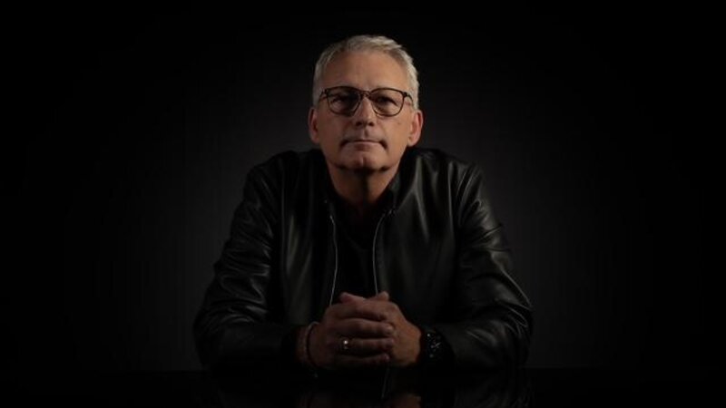 Sascha Monschauer als Brad Pitt
