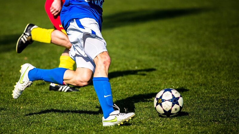 Fußball (Symbolbild)