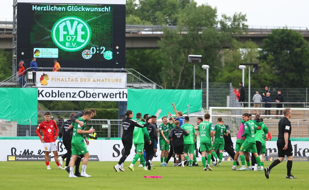 So bejubelte der FV Engers im Mai seinen dritten Gewinn des Fußball-Rheinlandpokals. Nun wird der Nachfolger gesucht. So bejubelte der FV Engers im Mai seinen dritten Gewinn des Fußball-Rheinlandpokals. Nun wird der Nachfolger gesucht.