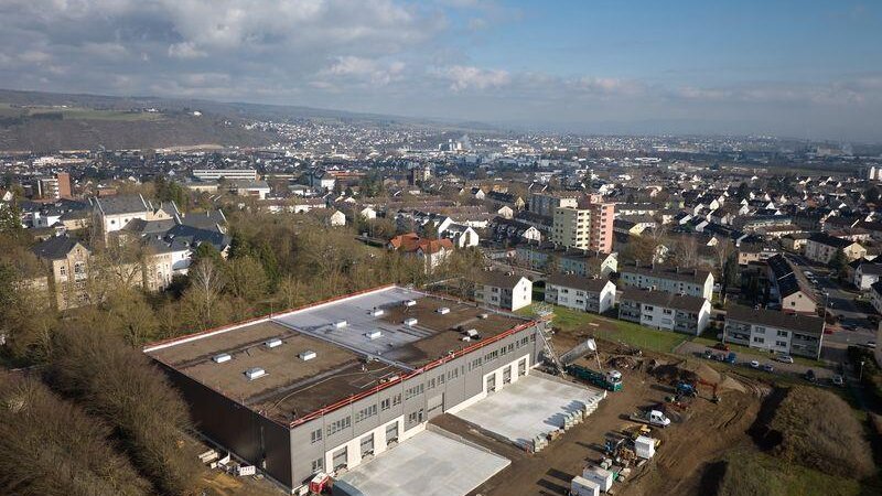Im neuen Landesmateriallager in Andernach werden ab Sommer Masken, Handschuhe & Co. auf den Ernstfall warten.