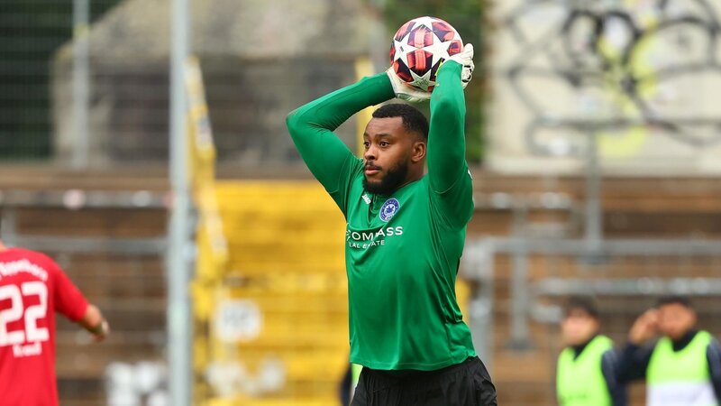 WM-Teilnehmer für die Nationalmannschaft von Haiti: Der Torwart des FC Cosmos Koblenz, Josué Duverger.