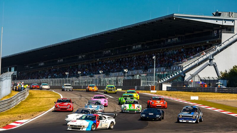 Der  BELMOT-Oldtimer-Grand-Prix findet 2025 zum 52.-Mal statt.