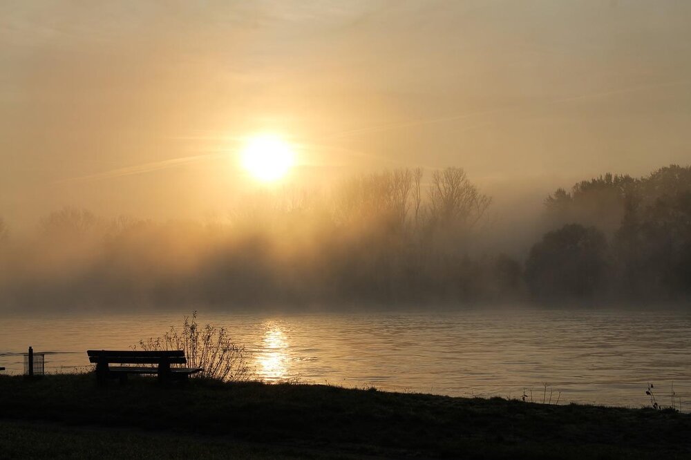 Rhein am Morgen, Symbolbild Rhein am Morgen, Symbolbild