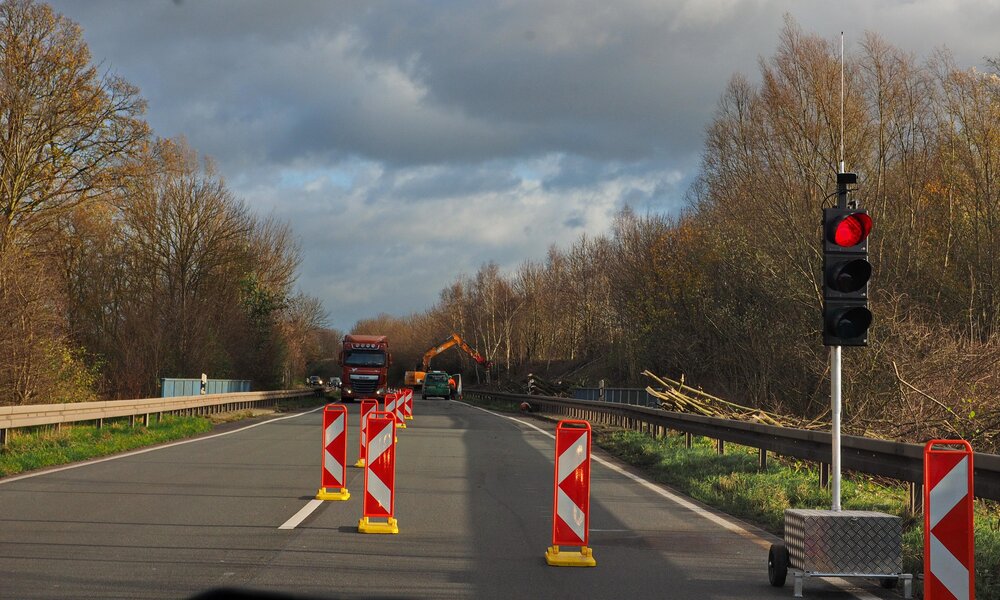 Die B9 wird kommende Woche (24.-27.02.) teilweise gesperrt. Die B9 wird kommende Woche (24.-27.02.) teilweise gesperrt.