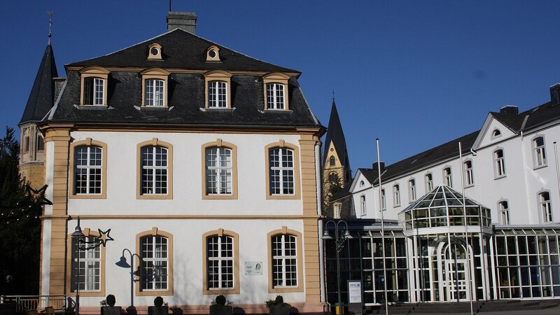 Die Marienburg in Vallendar im Landkreis Mayen-Koblenz (Rheinland-Pfalz) ist der Sitz der WHU – Otto Beisheim School of Management.