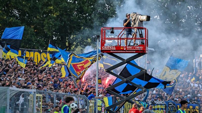 TuS Koblenz gegen VfL Wolfsburg (0:1) in der 1. DFB-Pokalrunde der Saison 2024/2025.