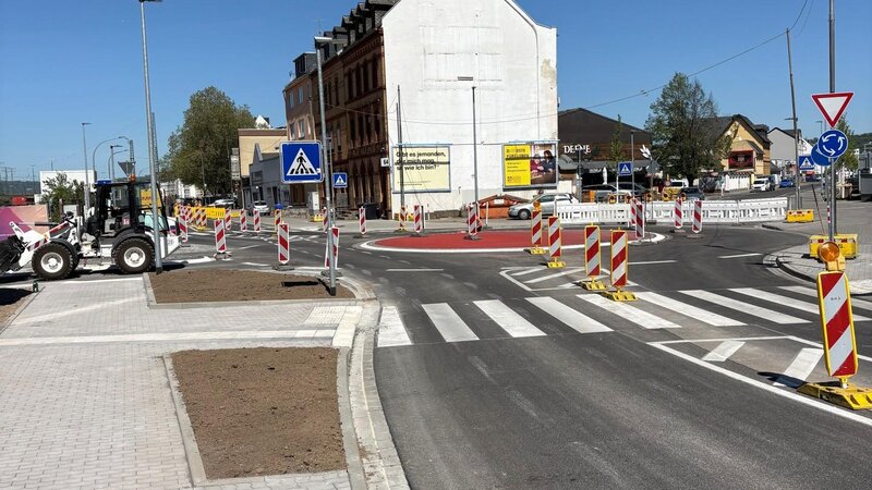 Der Kreisverkehr Andernacher Straße/ Wallersheimer Weg wird den Verkehrsfluss verbessern und das neue Wohnquartier „Rosenquartier“ anschließen.