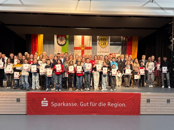 81 Stadtmeisterinnen und Stadtmeister, also die besten Sportlerinnen und Sportler in einer Disziplin in Koblenz, wurden ebenfalls ausgezeichnet.