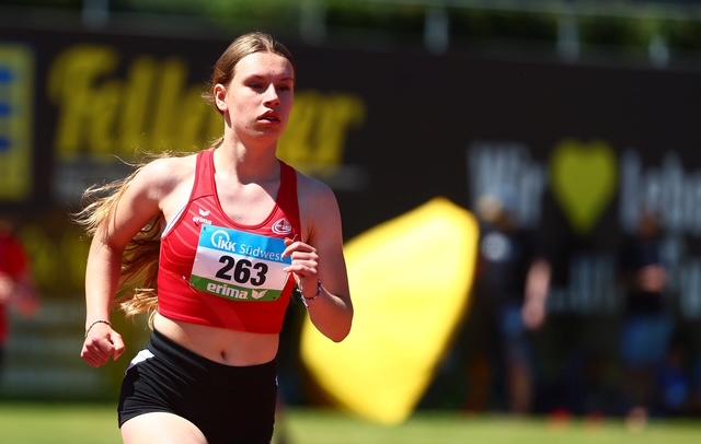 Alina Forkert gewann die Mittelstrecke über die vier Kilometer beim Crosslauf in Mayen.