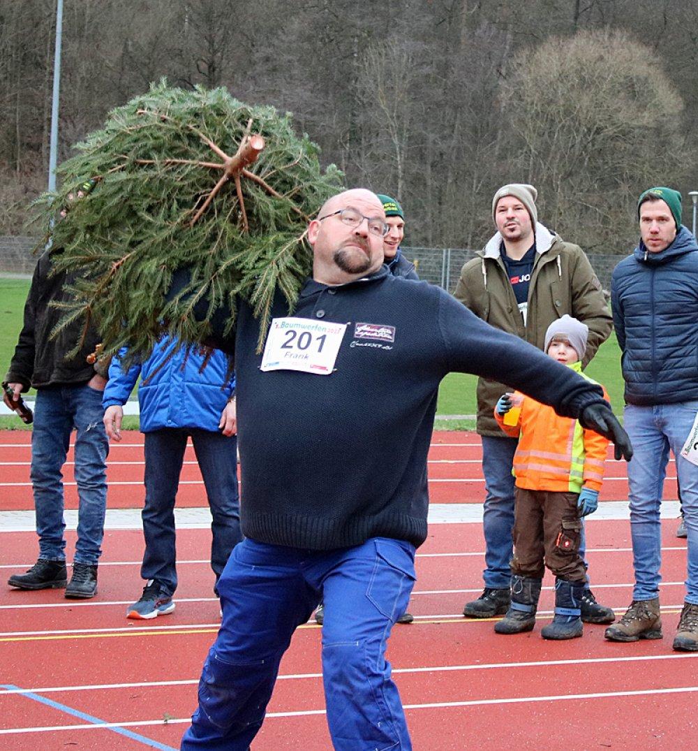 Am 31. Januar 2026 findet in Waldbreitbach das 4. Weihnachtsbaumwerfen statt. Am 31. Januar 2026 findet in Waldbreitbach das 4. Weihnachtsbaumwerfen statt.