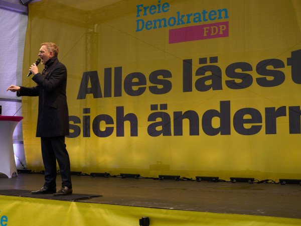 Auf dem Koblenzer Zentralplatz sprach Christian Lindner zu den Menschen.
