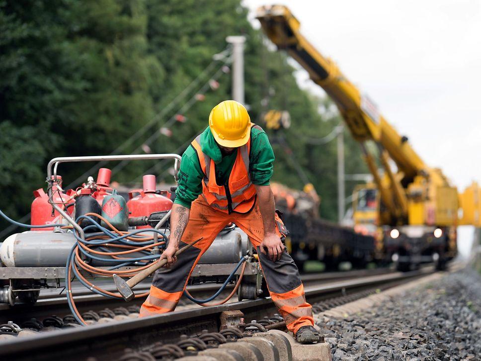 Bauarbeiten an einer Bahnstrecke (Symbolbild).