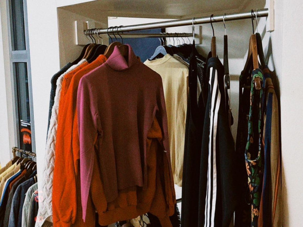 Bei der Auswahl ihrer Waren setzen die Gründerinnen auf Qualität statt Fast Fashion.