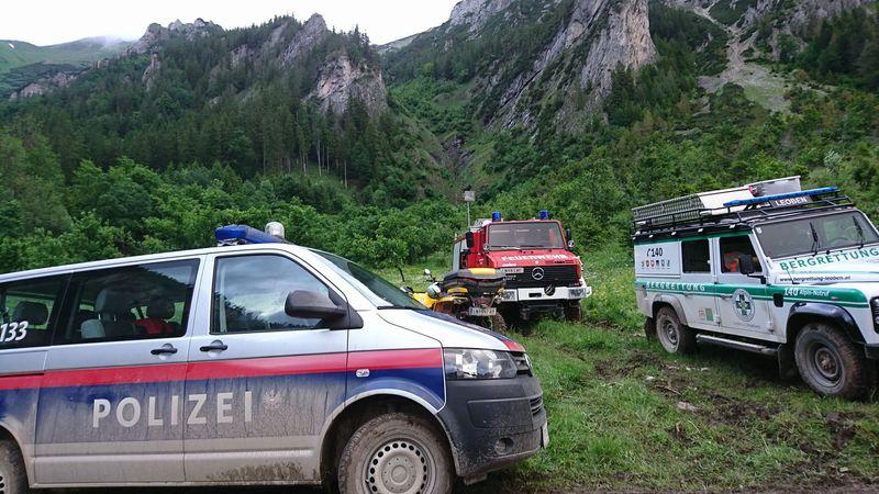 Bei extrem schlechtem Wetter ist eine dreiköpfige Familie aus Rheinland-Pfalz in den Alpen aus höchster Not gerettet worden. (Symbolfoto)