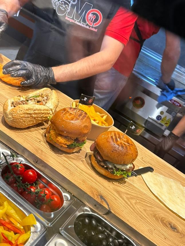 Bietet künftig Burger & mehr an: Mo. Resaurant in Koblenz