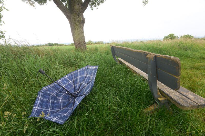 Bis zum Sonntag erwartet der Deutsche Wetterdienst stürmische Böen und viele Wolken in den Bundesländern. (Symbolbild)
