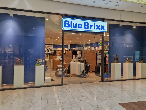 Blue Brixx ist im Forum ins Untergeschoss umgezogen.
