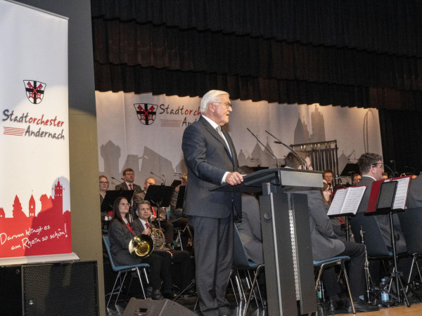 Bundespräsident Frank-Walter Steinmeier besuchte das Benefizkonzert des Stadtorchesters Andernach.