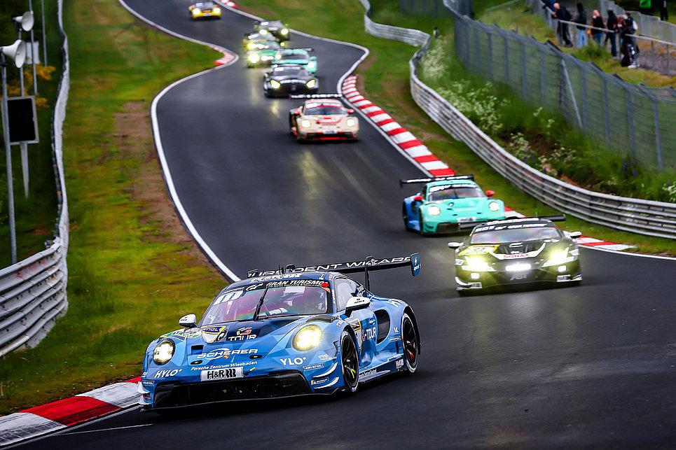 Das 24-Stunden-Rennen auf dem Nürburgring begeisterte die Zuschauer. Das 24-Stunden-Rennen auf dem Nürburgring begeisterte die Zuschauer.