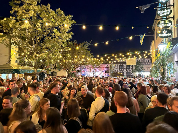 Das Blütenfest in Koblenz-Güls ist immer gut besucht.