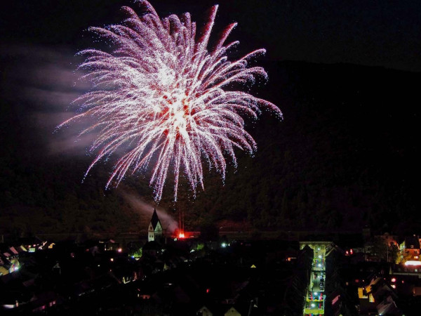 Das Feuerwerk am Moselfest Winningen.