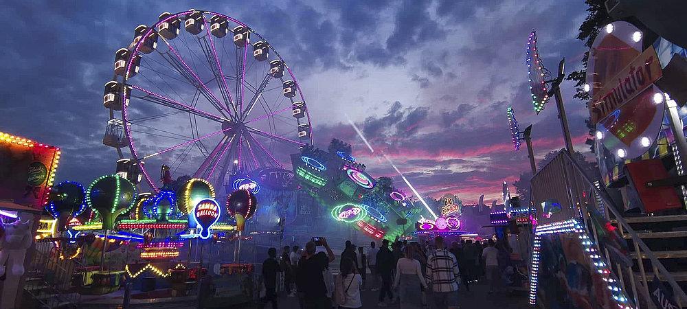 Das größte Volksfest am Mittelrhein: Die Heddesdorfer Pfingstkirmes. Das größte Volksfest am Mittelrhein: Die Heddesdorfer Pfingstkirmes.