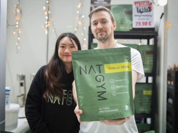 Das Koblenzer Startup NATGYM von Gründer Christian Minor setzt auf natürliche Proteinshakes ohne künstliche Zusätze.