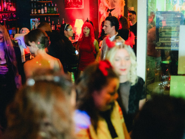 Das Kuj´s am Münzplatz veranstaltet jährlich eine Halloweenparty mit Kostümpflicht.