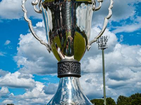 Das Objekt der Begierde: Der Bitburger Rheinlandpokal