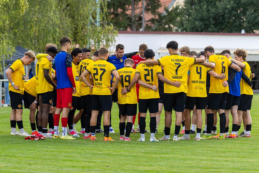 Das Team der TuS Koblenz nach dem Spiel in Gau-Heppenheim.