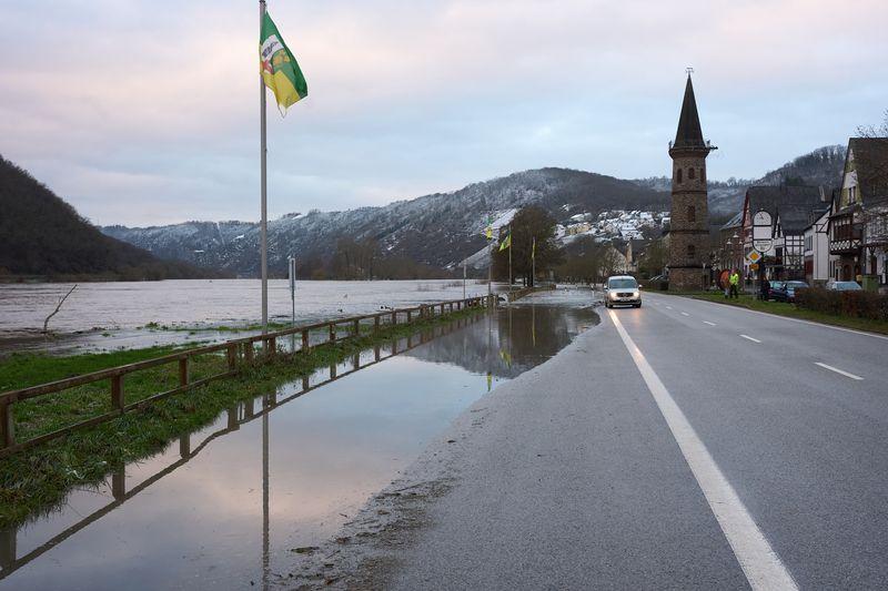 Das Wasser an Rhein und Mosel geht zurück.