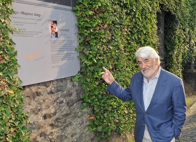 Der Mario-Adorf-Weg, auch ein Zeichen der Verbundenheit der Stadt Mayen mit dem Superstar