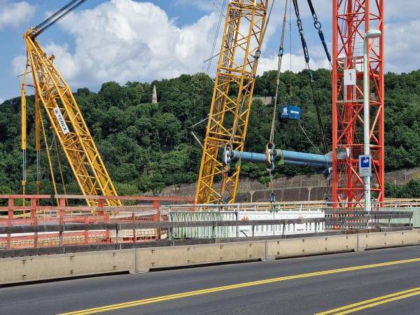 Der Neubau der Pfaffendorfer Brücke in Koblenz nimmt Gestalt an.