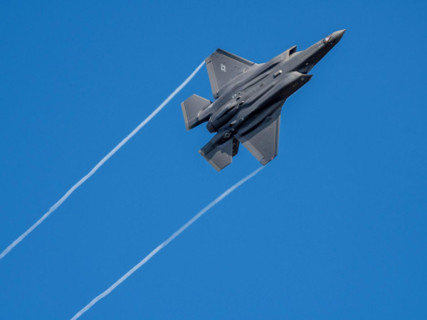 Der Umbau des Militärflughafens Büchel für die von der Bundeswehr für die nukleare Abschreckung bestellten US-Tarnkappenjets wird rund 800 Millionen Euro teurer als geplant. (Symbolbild)