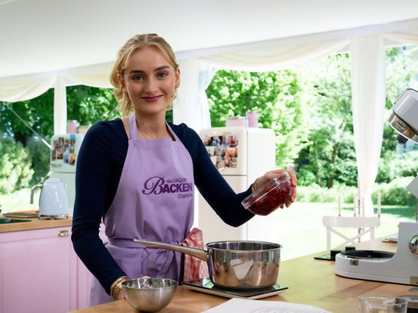 Die 20-jährige Charlotte aus Koblenz nimmt an der TV-Show "Das große Backen" teil.