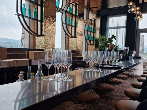 Die Bar im Motel One in Koblenz.