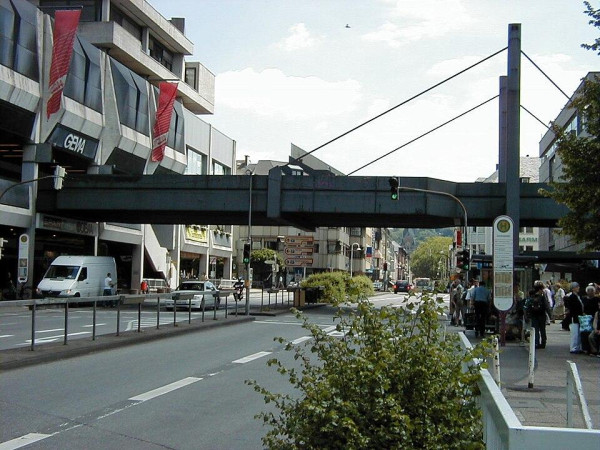Die Gewa-Brücke am Zentralplatz in Koblenz.