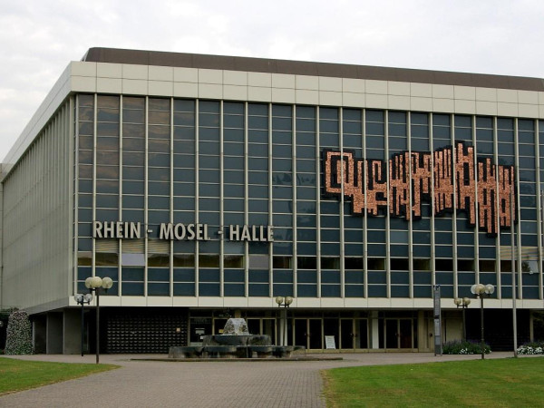 Die Rhein-Mosel-Halle vor dem Umbau im Jahr 2005.