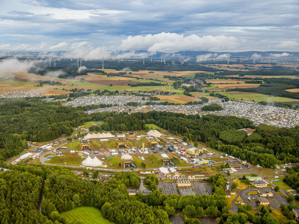 Ein Markenzeichen der Nature One ist das riesige „CampingVillage“.